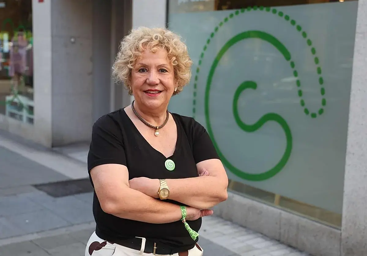 Isabel Viña Olay toma el relevo al frente de la asociación contra el cáncer gijonesa