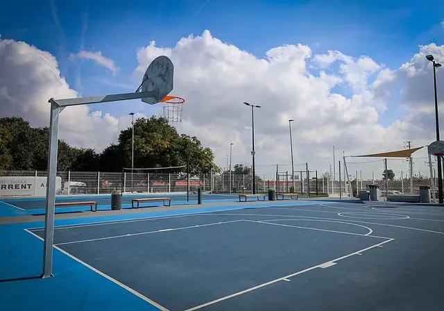 Torrent estrena canchas deportivas en una parcela recuperada tras la dana