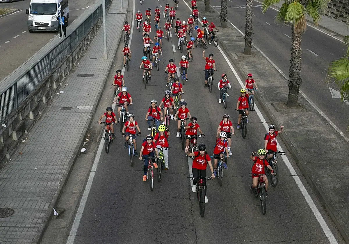 La marcha escolar en bicicleta afectará al tráfico emeritense este jueves