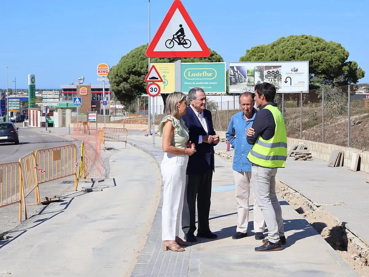 Instalan nuevas luminarias en un tramo de la carretera de Las Lagunas