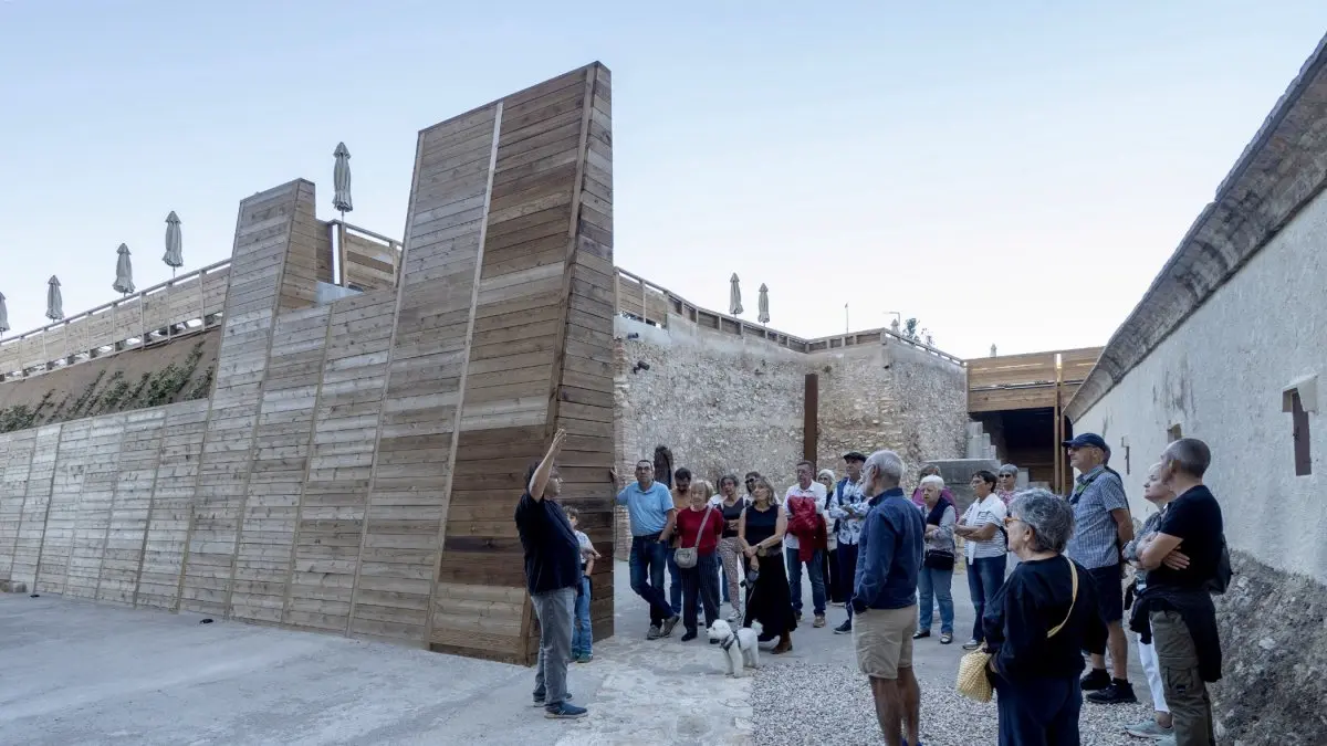 Los Amics dels Castells piden dar nuevos usos a más patrimonio de Tortosa
