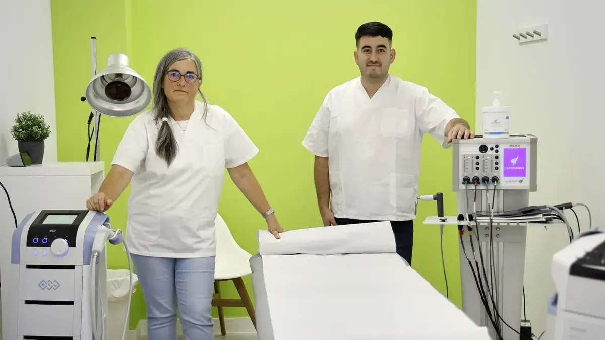 Un centro de fisioterapia de Arteixo renueva sus instalaciones y equipamiento