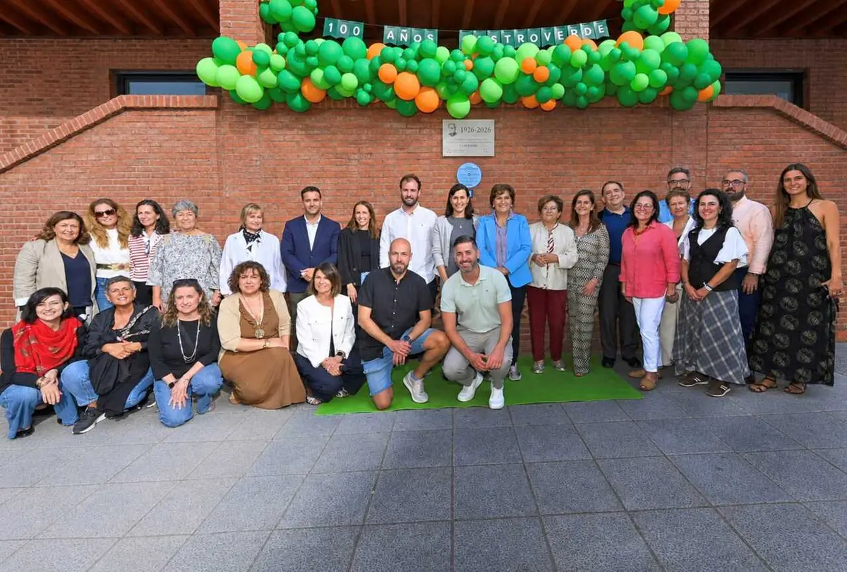 Una placa conmemora en Santander el siglo de la Institución Teresiana