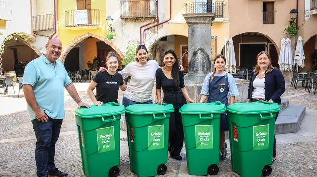 La hostelería de Onda recibe 30 contenedores para cuidar la limpieza urbana