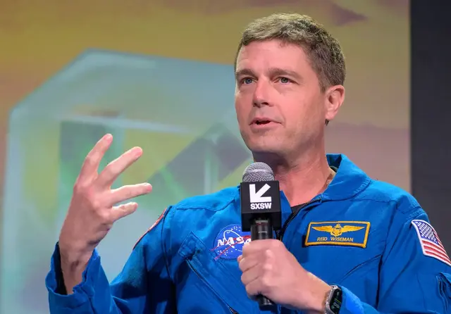 El comandante de Artemis II llevará su experiencia espacial al Teatro Chico
