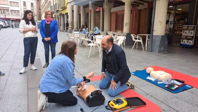 El Hospital de Barbastro enseñará RCP en la Plaza del Mercado este viernes