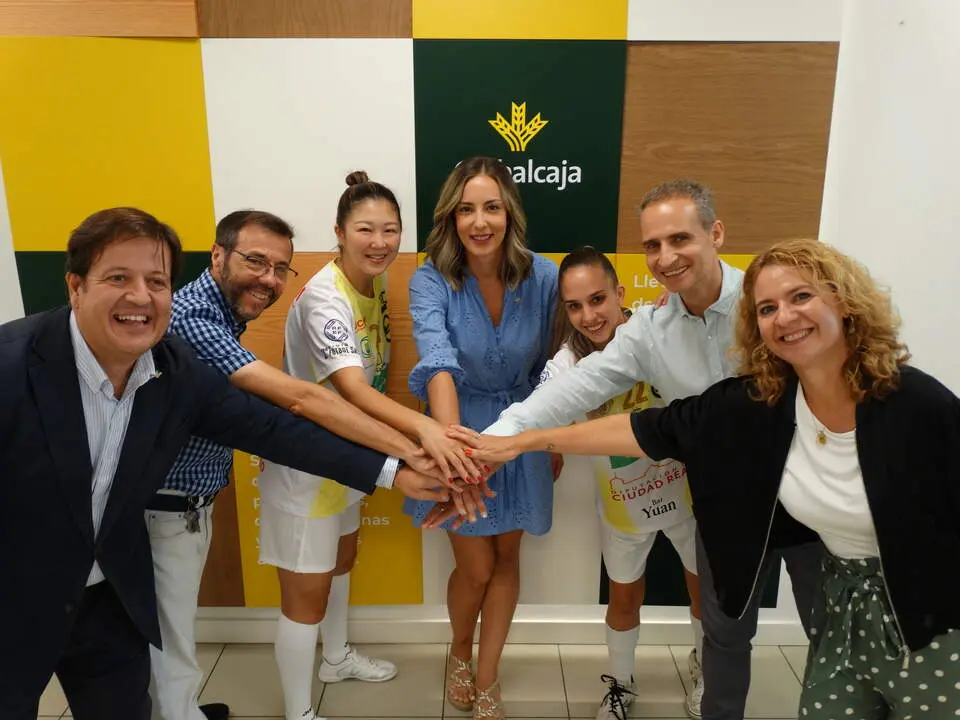 El Salesianos Puertollano renueva su imagen y refuerza su vínculo con Globalcaja