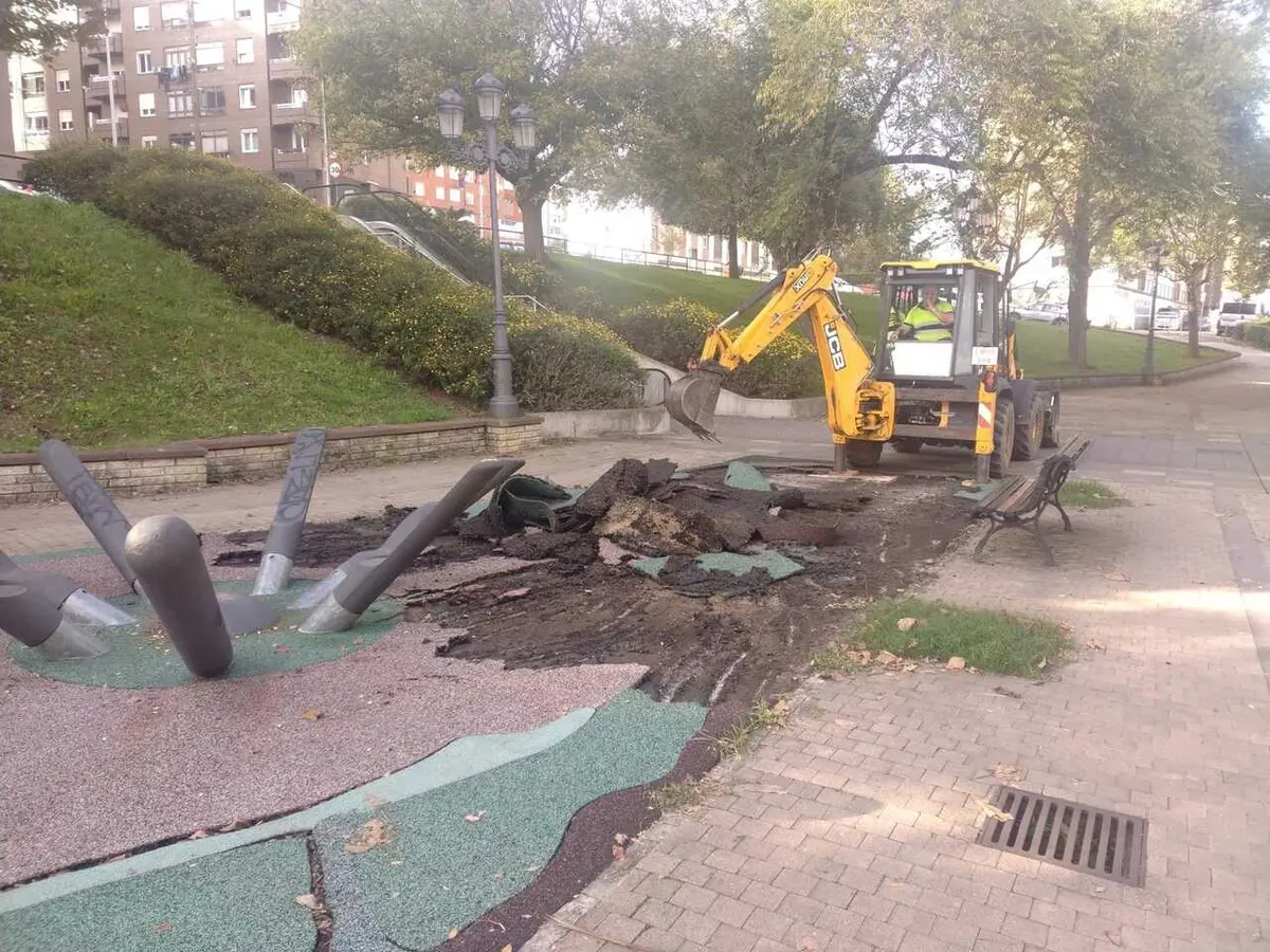 La Teja inicia una renovación integral de su parque infantil
