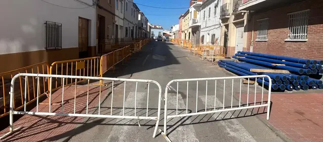 Renuevan las redes de agua y las aceras en dos calles de Alcázar con una inversión de 220.000 euros