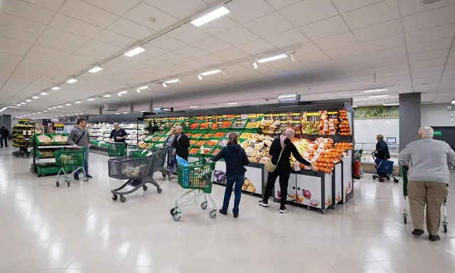 Qué supermercados prevén abrir en Alicante durante el festivo del 12 de octubre