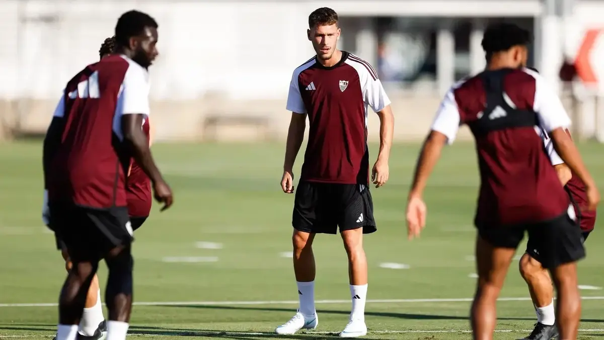 El Sevilla avanza en la preparación del duelo del domingo en Madrid