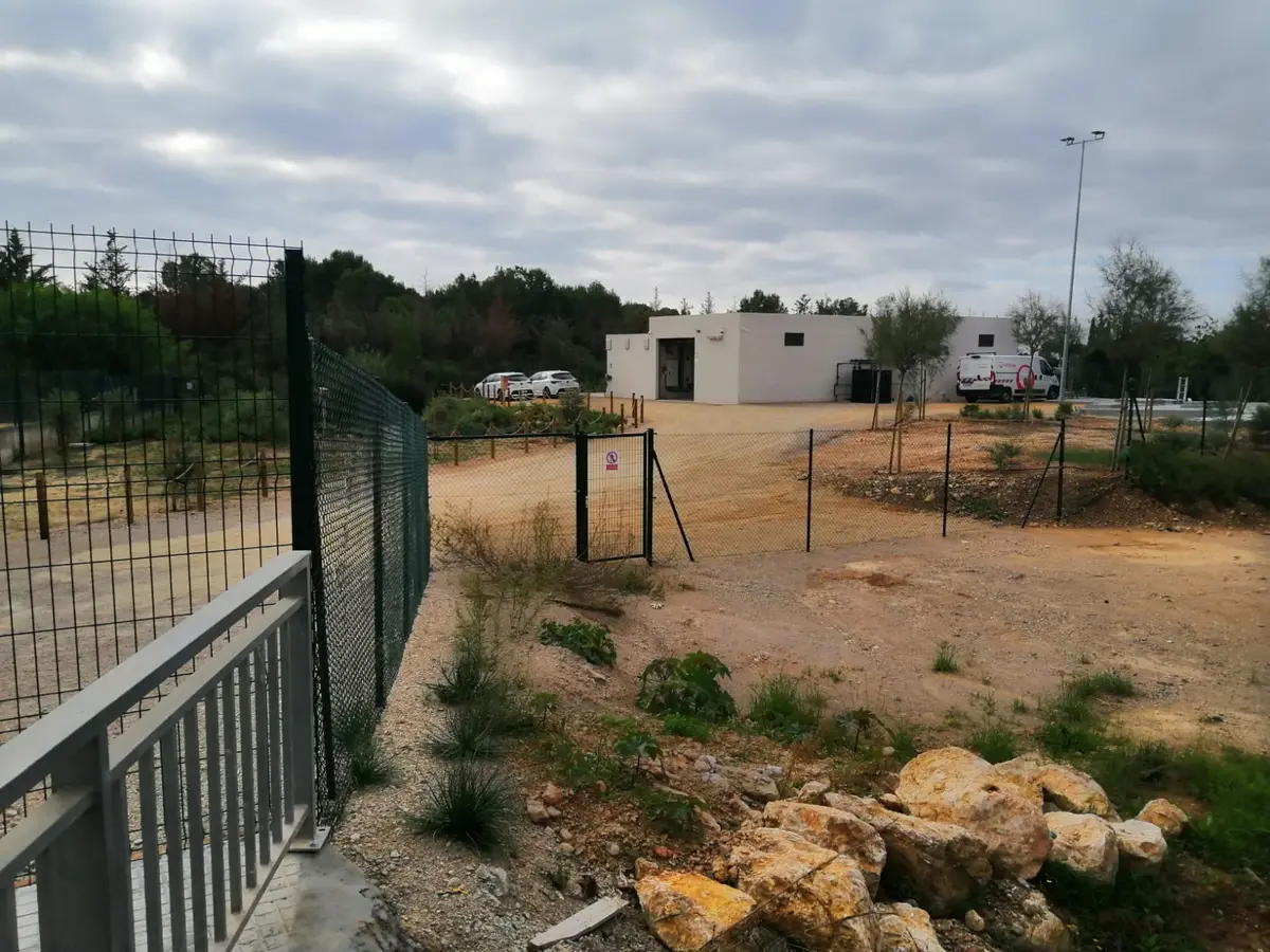 Sitges pone en marcha una instalación para reutilizar agua en las calles