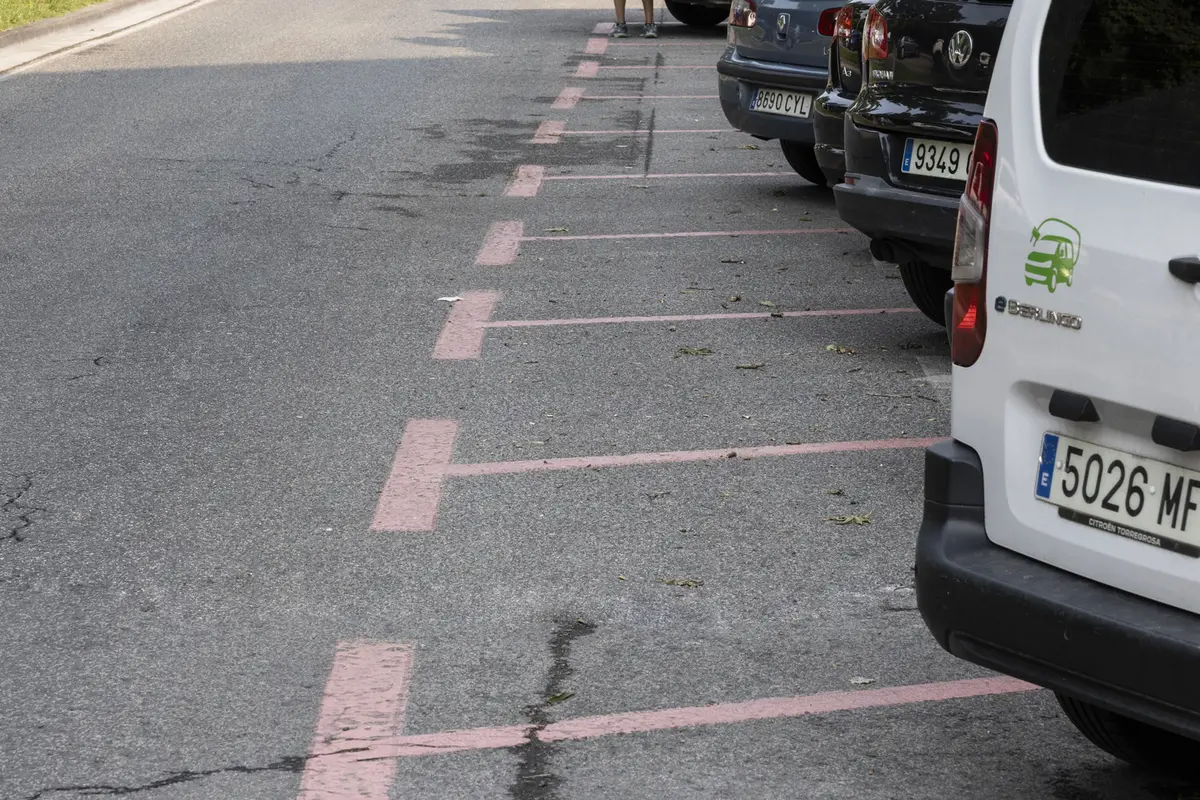 Más plazas libres y mayor peso de residentes en el estacionamiento regulado de Rochapea