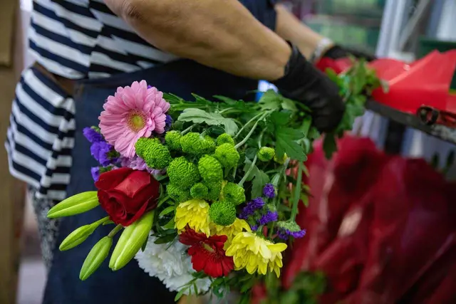 Flores y tradición en la Plaza de La Llama durante cuatro jornadas