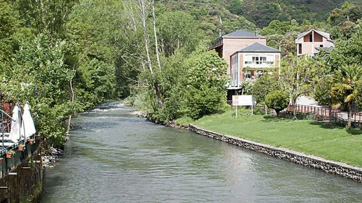 El otoño descubre el paisaje fluvial y rural de Sobrado
