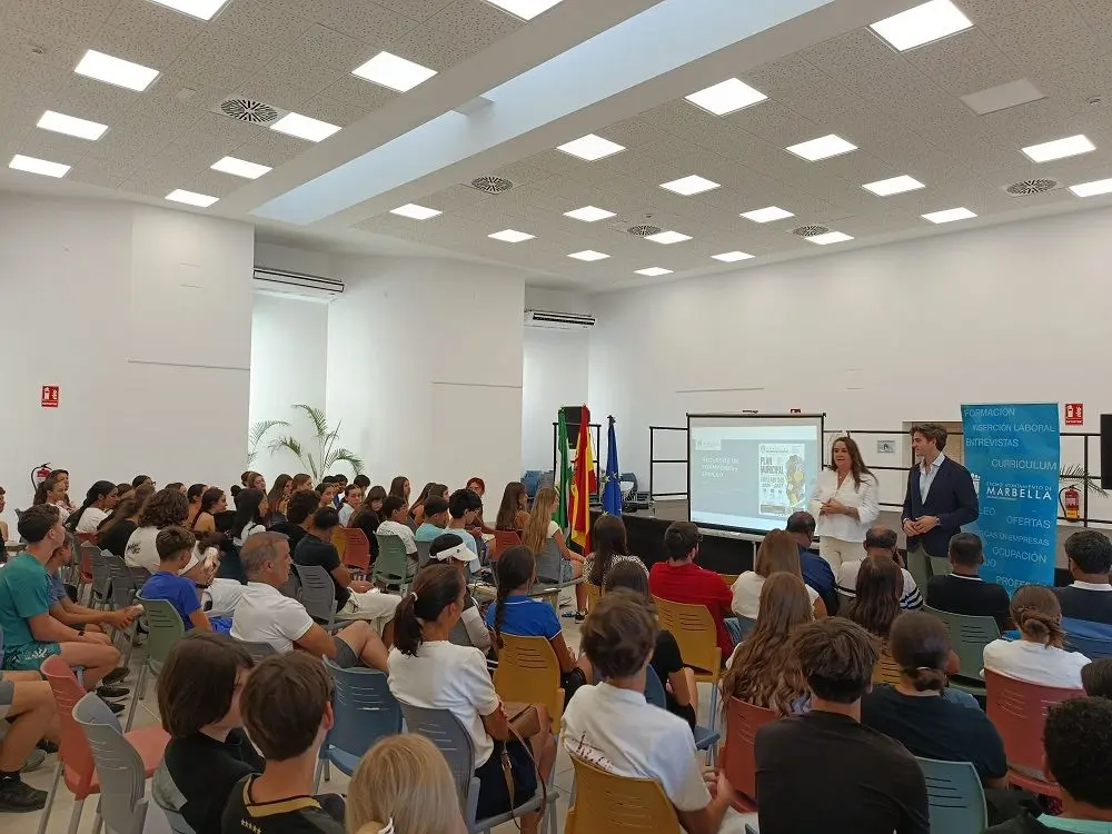 Marbella reúne miles de oportunidades laborales y plazas formativas en la legislatura