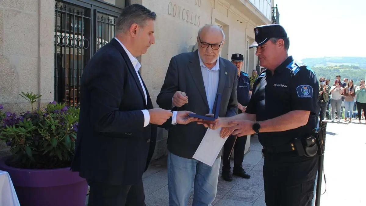 Jesús González pone fin a 33 años de servicio en la Policía Local de Sarria