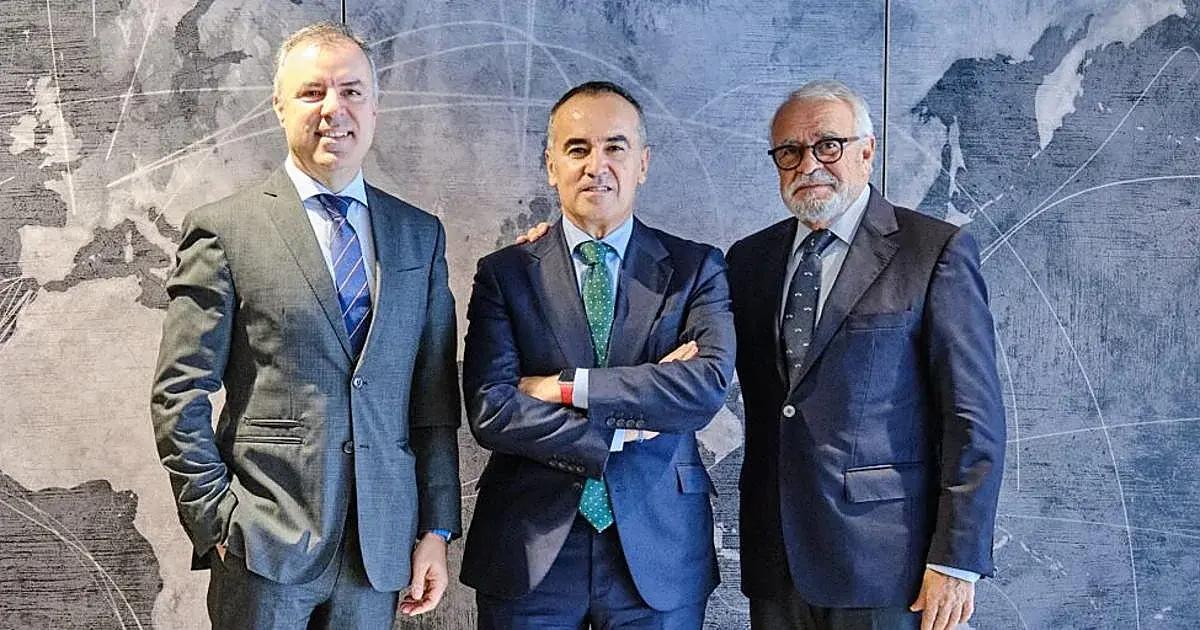 Ghenova recibe en Sevilla un premio por su recorrido empresarial
