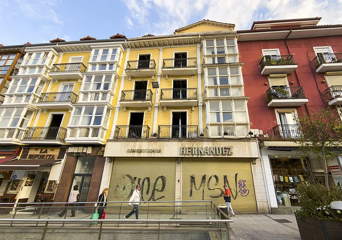 El antiguo local de Confecciones Hernández se transformará en pisos turísticos