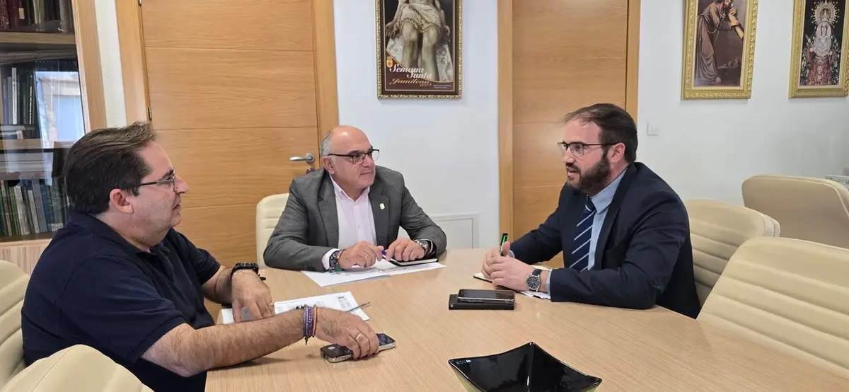 Jamilena expone sus prioridades al delegado de Administración Local