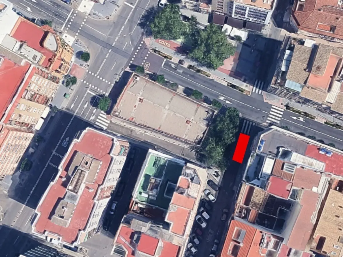 Una propuesta plantea peatonalizar el entorno del Mercado de Sant Antoni y ordenar las terrazas