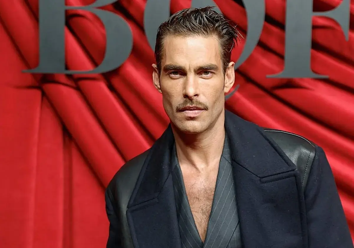 Jon Kortajarena lleva su experiencia en la moda al cuidado capilar