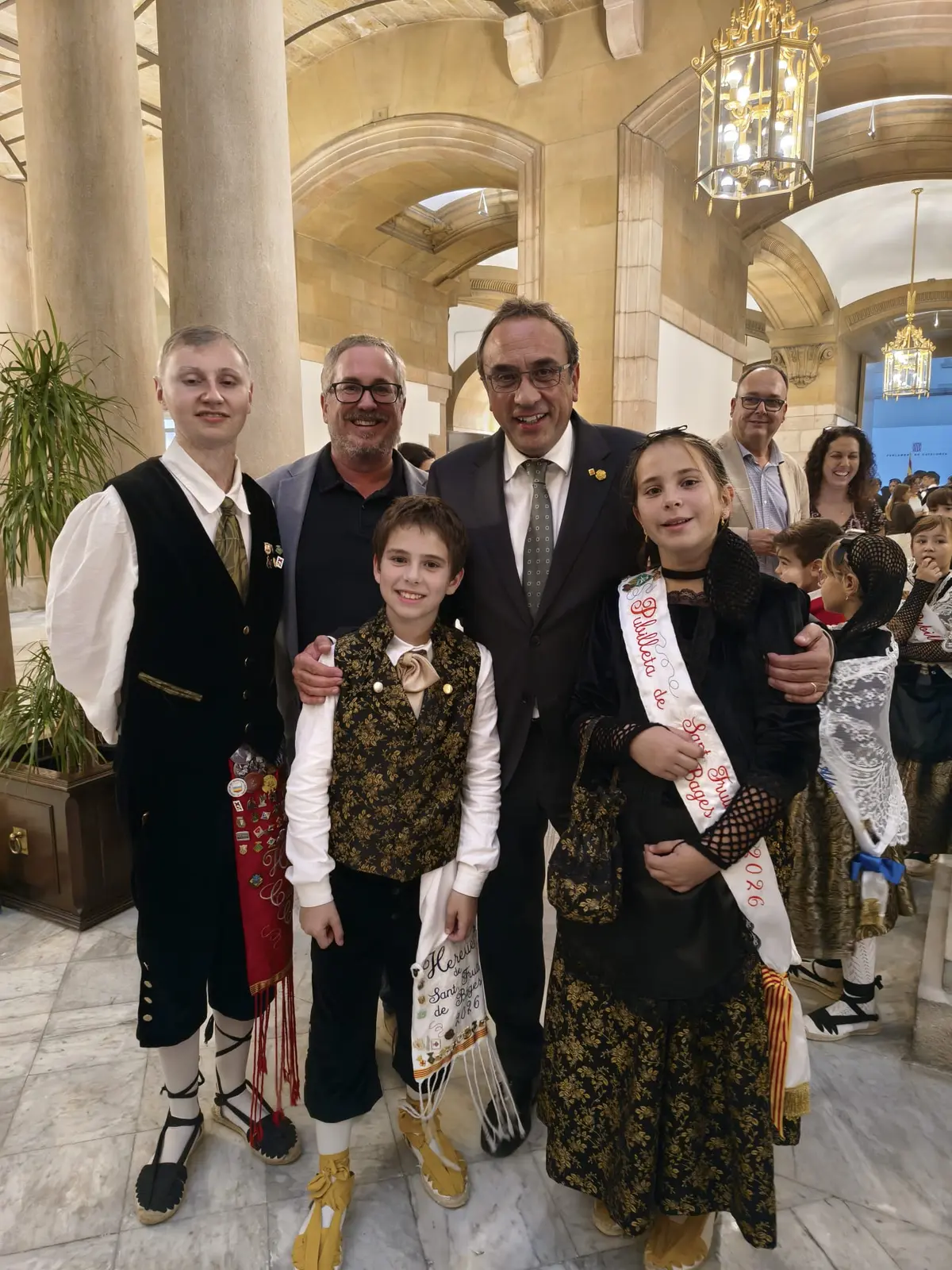 El pubillatge de Sant Fruitós visita el Parlament y se reúne con Josep Rull