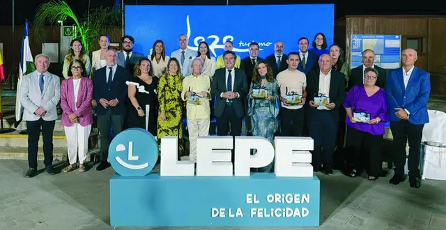 Lepe distingue a empresas y profesionales vinculados al turismo local