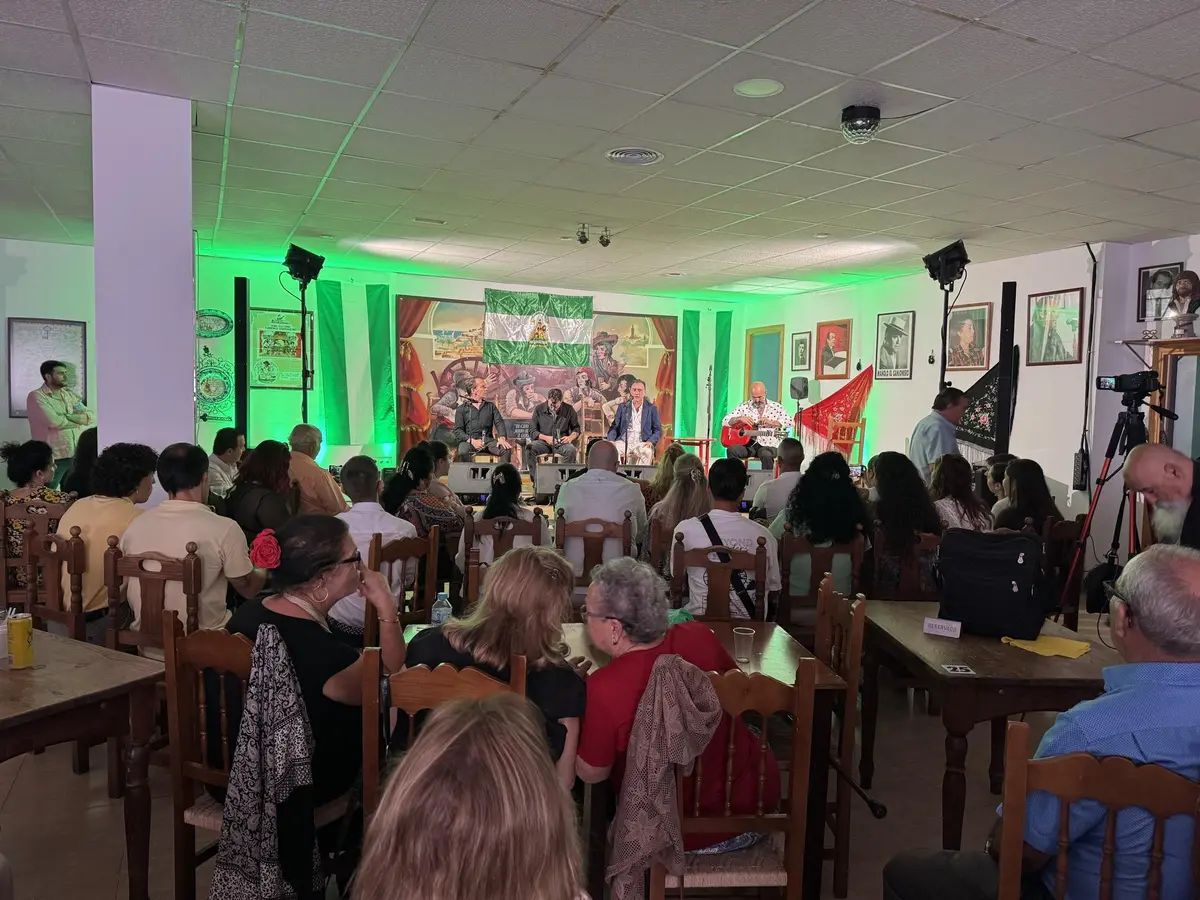 La Peña Flamenca de San Roque acoge una cita de la Bienal Canela