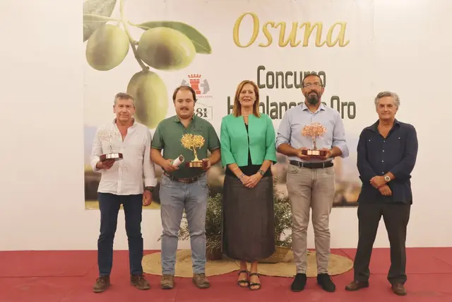 Los Hojiblanca de Oro reconocen la aceituna y el trabajo agrícola en Osuna