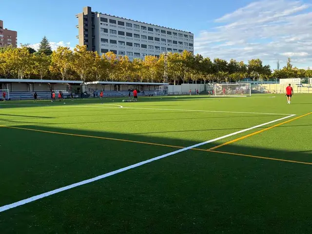 El Jaime Mata renueva el terreno de juego y la iluminación