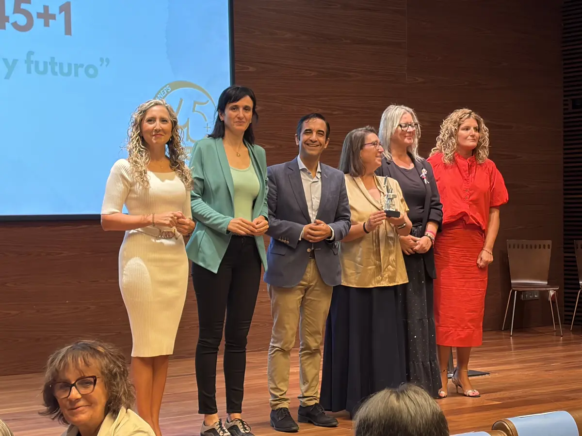 La Xunta reconoce en Ferrol el trabajo de Aspaneps por la salud mental de jóvenes