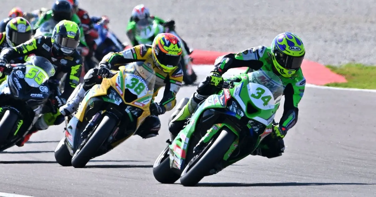 Salvador y Artigas afrontan en Jerez la pugna por el primer título de SportBike