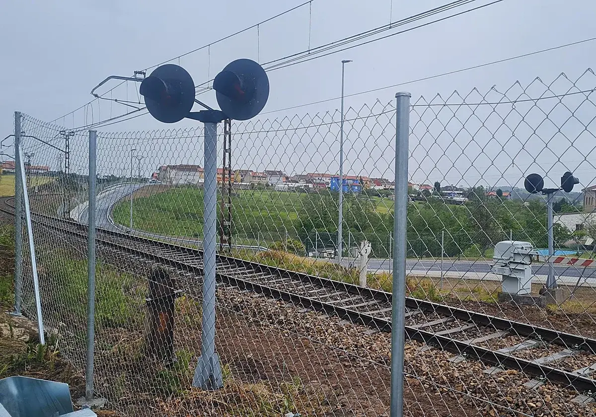 Adif invertirá cerca de un millón en los cerramientos ferroviarios de Avilés