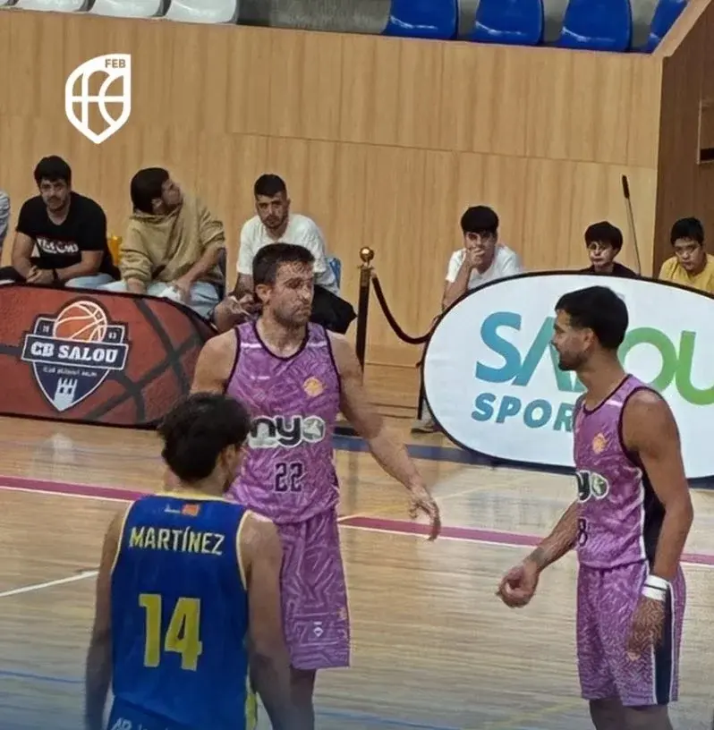El CB Salou estrena su casillero de triunfos en casa ante el Cornellà