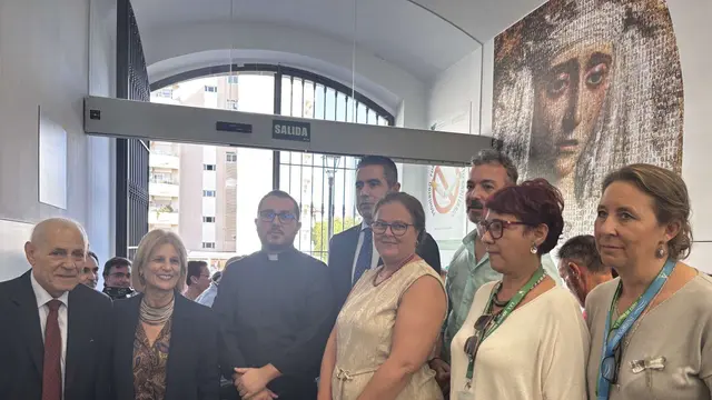Un mosaico fotográfico permanente se incorpora al centro de salud Esperanza de la Yedra