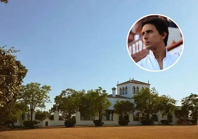 La finca de Roca Rey en Gerena: cortijo, diez hectáreas y plaza de toros