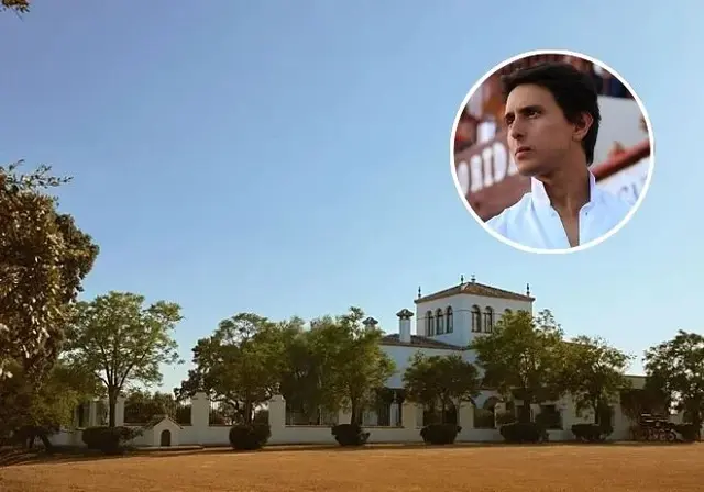 La finca de Roca Rey en Gerena: cortijo, diez hectáreas y plaza de toros