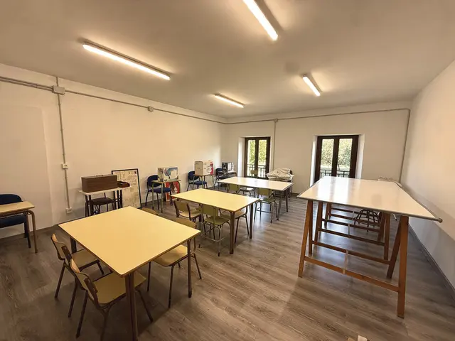 El taller de corte y confección de Mena estrena un aula de 40 metros cuadrados