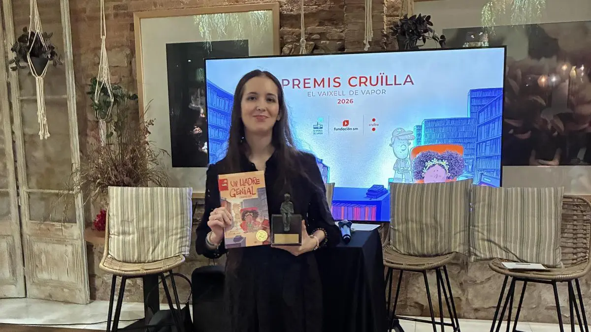 Cristina Ros obtiene el Vaixell de Vapor con su primera novela