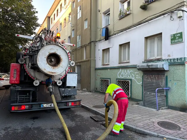 El Plan de Barrios refuerza el cuidado de las zonas verdes de Recimil