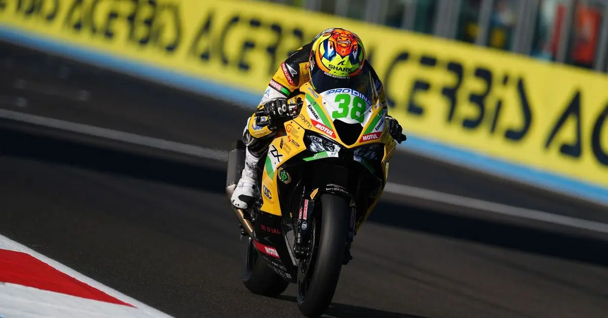 Salvador se asegura el primer puesto de salida en la clasificación de SportBike en Jerez