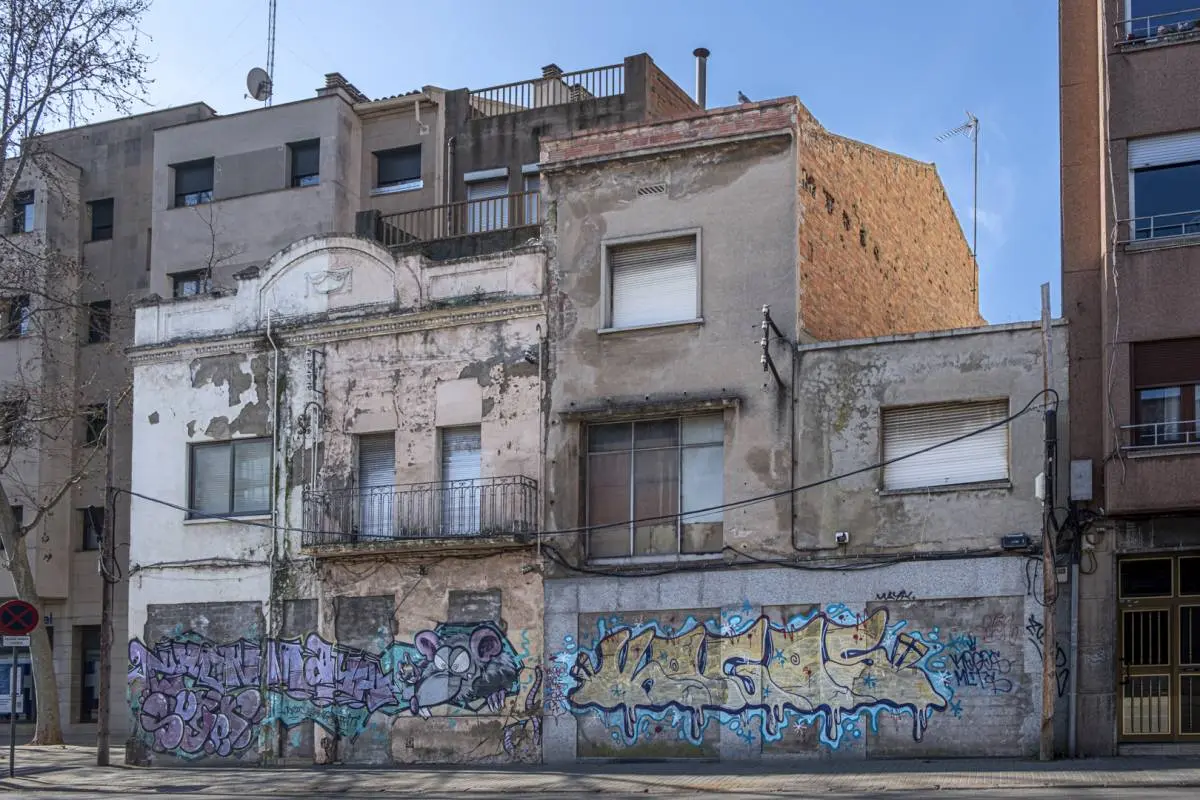 Un poemario reúne 15 voces para retratar Sabadell
