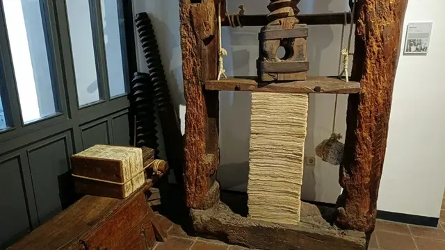 Capellades, referente internacional del papel elaborado a mano