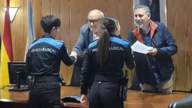 Dos agentes se incorporan a la Policía Local de Sarria tras completar su formación