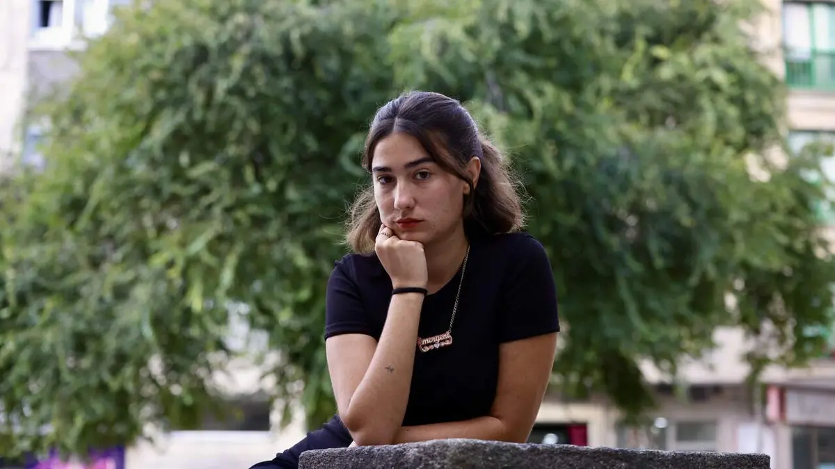 Berta Prieto conversa en Pontevedra sobre «Autodefensa» y su forma de entender el arte