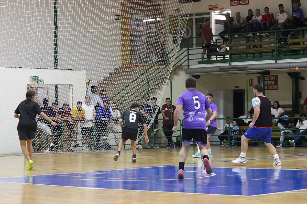 La segunda jornada de la liga de fútbol sala eleva el ritmo en Bembibre