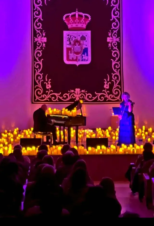 Dos conciertos convierten el Aula Magna de Soria en un escenario iluminado por velas