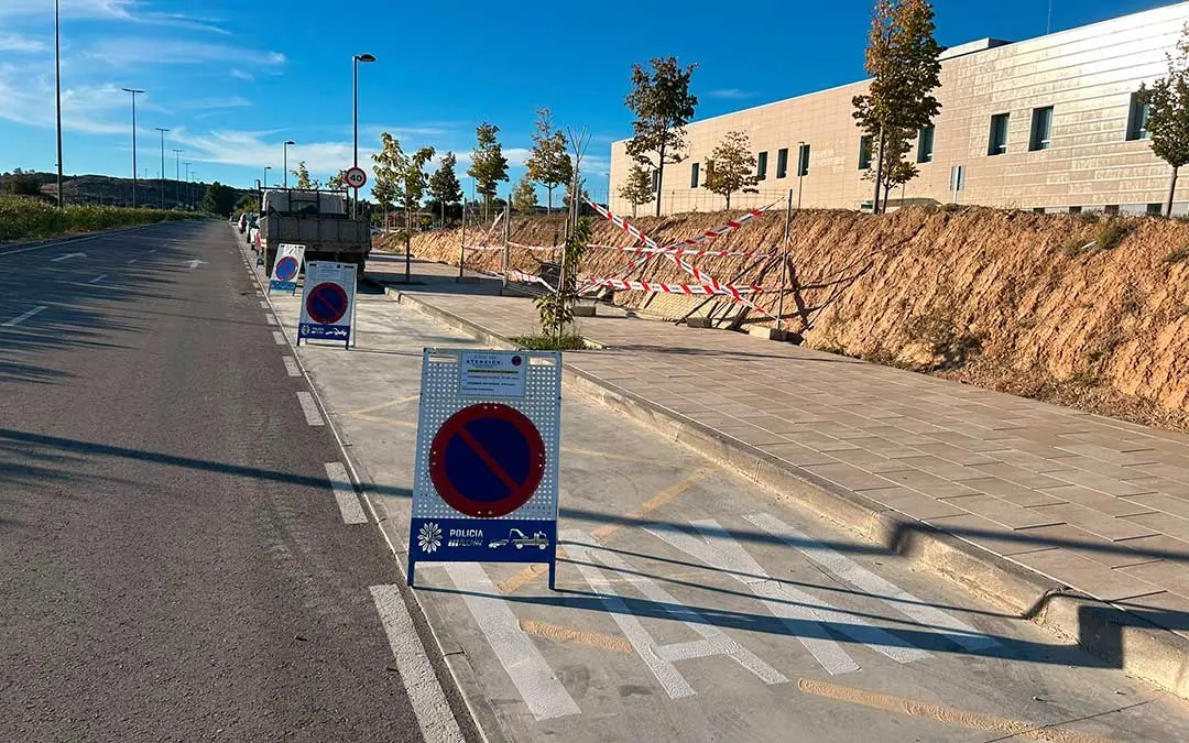 Preparan el espacio para la marquesina del autobús del nuevo hospital de Alcañiz