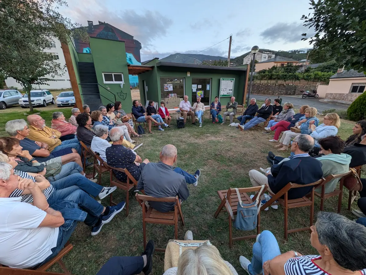 Ribas de Sil prepara un otoño cultural con teatro y un nuevo club de lectura